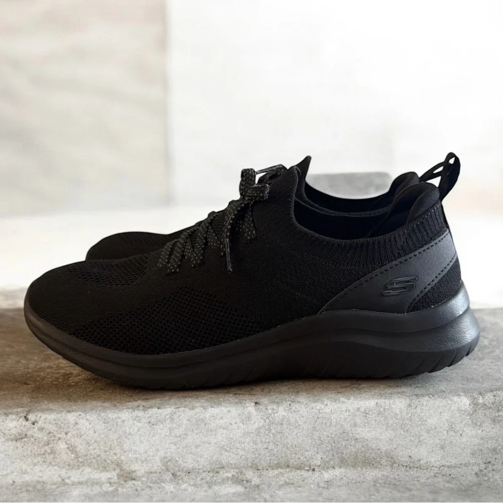 Skechers Black Sneakers – Memory Foam | Wide Fit - Picture 2 of 5